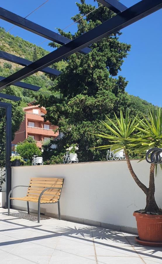 Villa D&B بودفا المظهر الخارجي الصورة